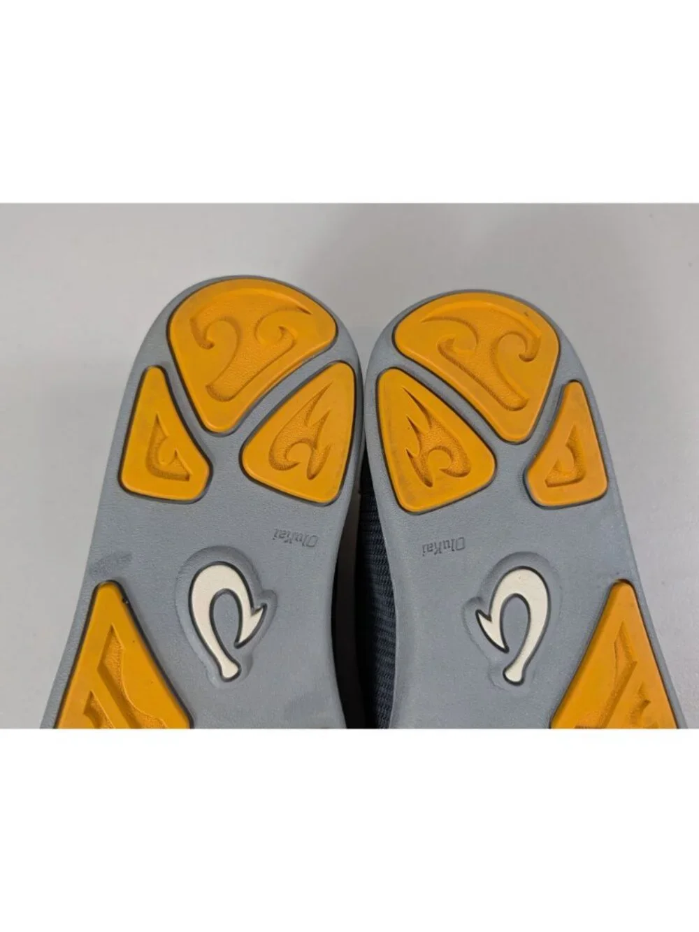 olukai Nohea mesh men's gray slip-on shoes size 9.5
